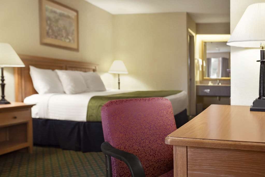 Hotel Days Inn & Suites by Wyndham Stuttgart photo 4