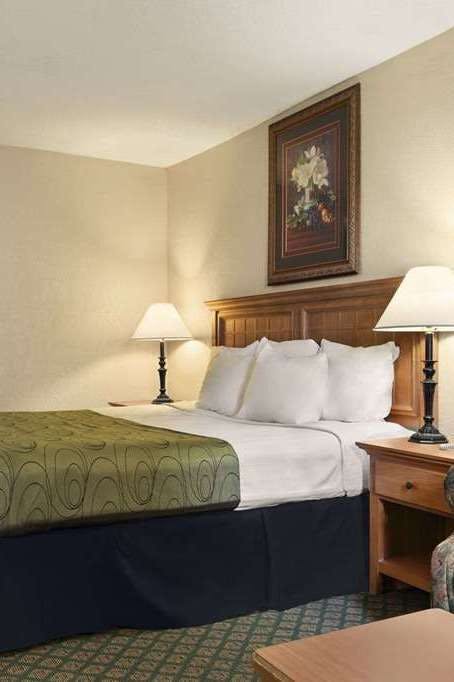 Hotel Days Inn & Suites by Wyndham Stuttgart photo 1