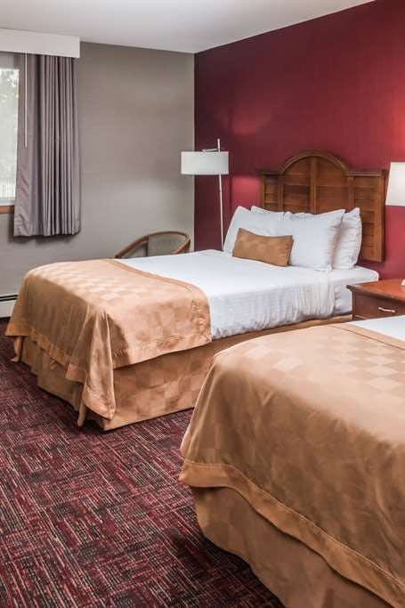 Hotel Ramada by Wyndham Grand Forks photo 2