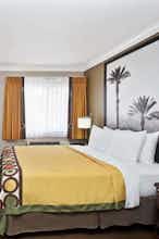 Hotel Super 8 Culver City photo 1