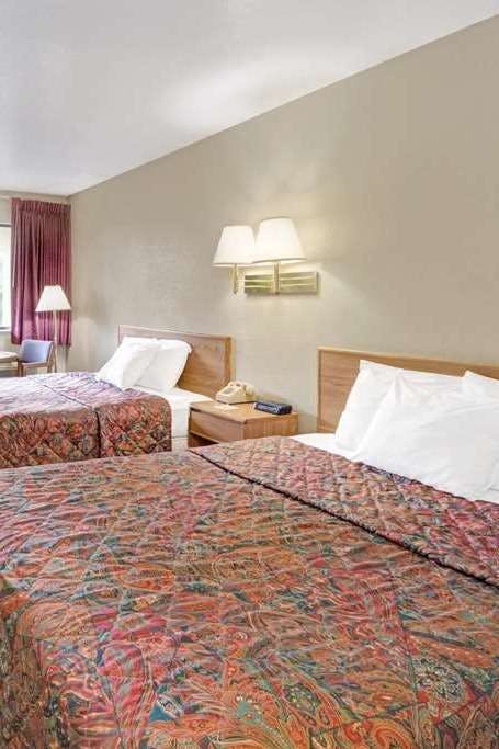 Hotel Days Inn by Wyndham Espanola photo 2