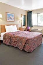 Hotel Days Inn by Wyndham Espanola photo 1