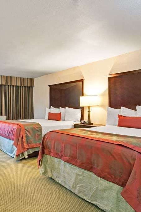 Hotel Ramada by Wyndham Tukwila Southcenter photo 4