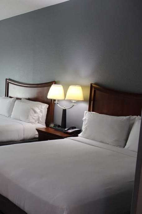 Hotel Wingate Savannah I-95 North photo 2