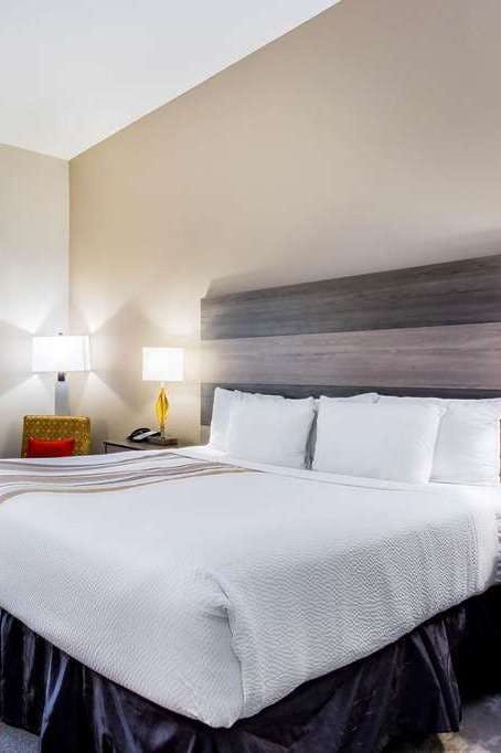 Hotel La Quinta Inn & Suites by Wyndham Andrews photo 1