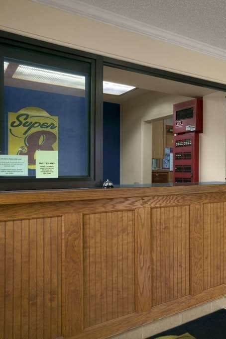 Hotel Super 8 by Wyndham Saginaw photo 5