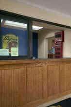 Hotel Super 8 by Wyndham Saginaw photo 5
