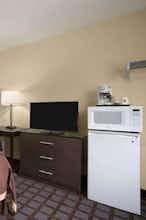 Hotel Super 8 by Wyndham Saginaw photo 2