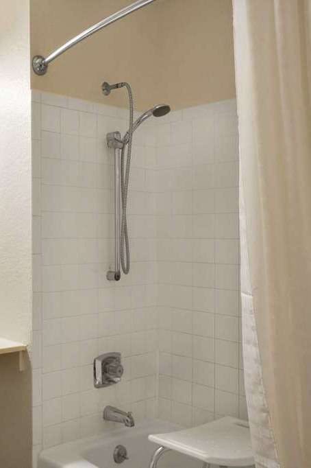 Hotel Super 8 by Wyndham Saginaw photo 3