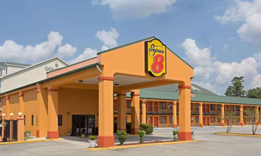 Super 8 by Wyndham Covington