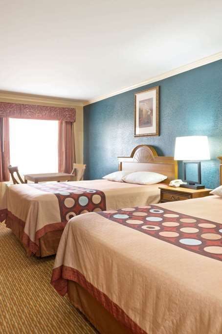 Hotel Super 8 by Wyndham Covington photo 2