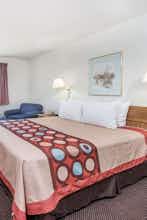 Hotel Super 8 by Wyndham Du Quoin photo 1