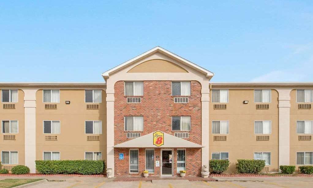 Super 8 by Wyndham College Station