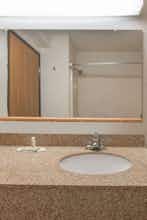 Hotel Super 8 by Wyndham College Station photo 4