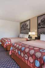 Hotel Super 8 by Wyndham College Station photo 2