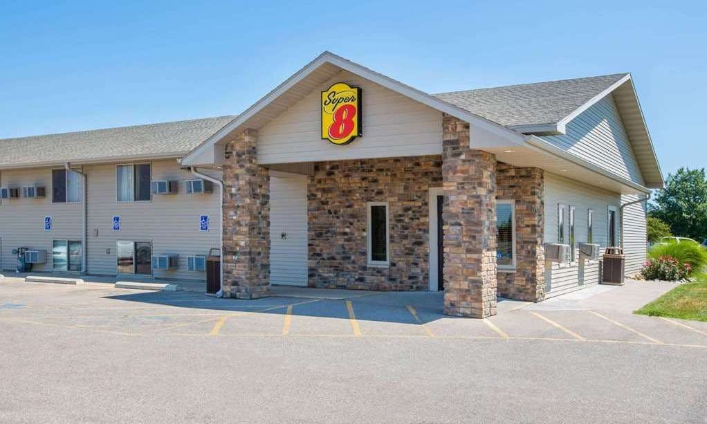 Super 8 by Wyndham Kearney