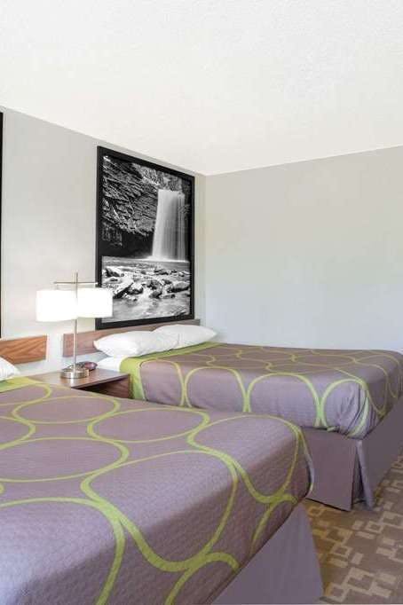 Hotel Super 8 by Wyndham Appomattox VA photo 2