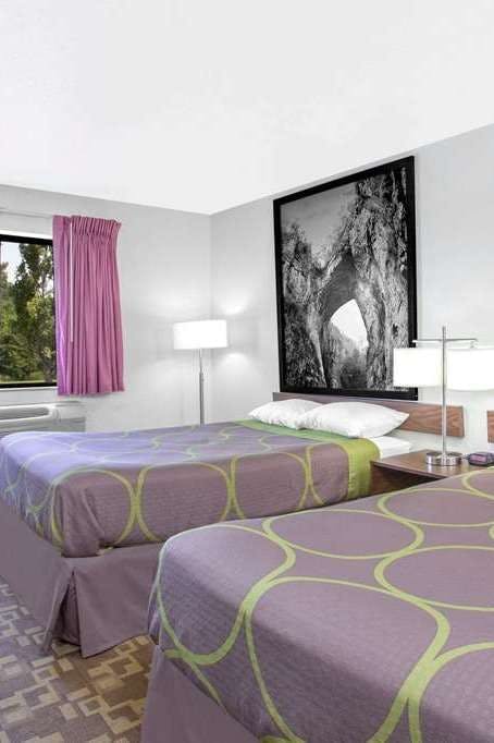 Hotel Super 8 by Wyndham Appomattox VA photo 3