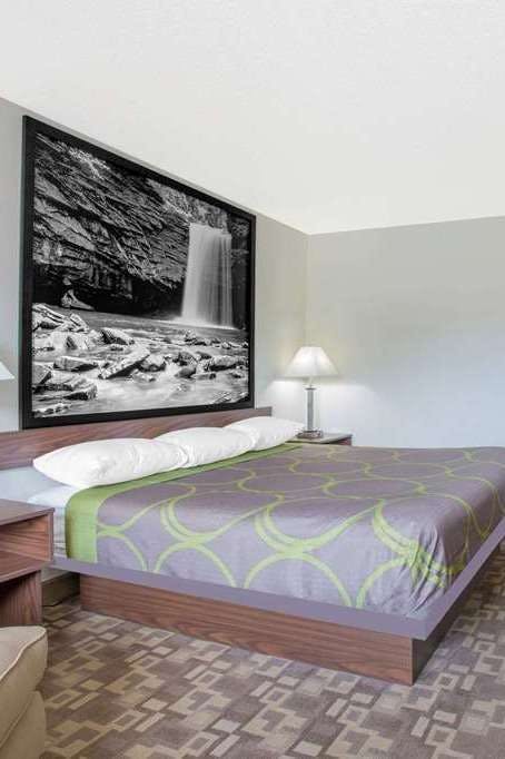 Hotel Super 8 by Wyndham Appomattox VA photo 1