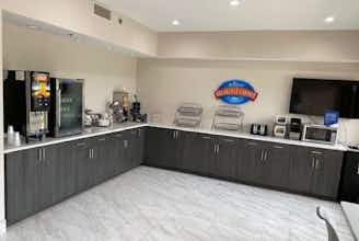 Hotel Baymont I S Topeka photo 4