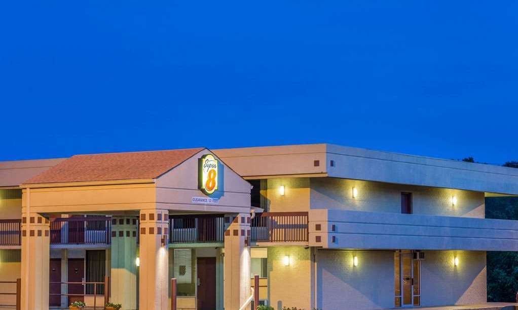 Super 8 by Wyndham Commerce