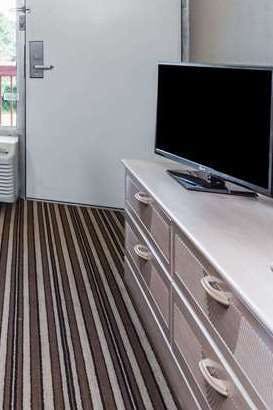 Hotel Super 8 by Wyndham Commerce photo 3