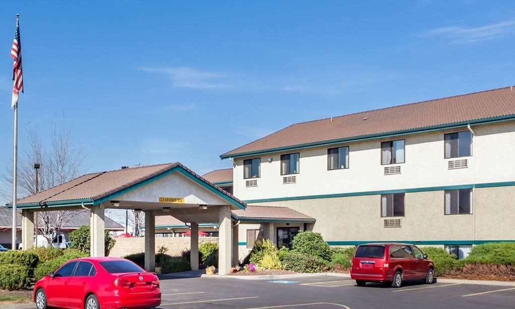 Super 8 by Wyndham Union Gap Yakima Area