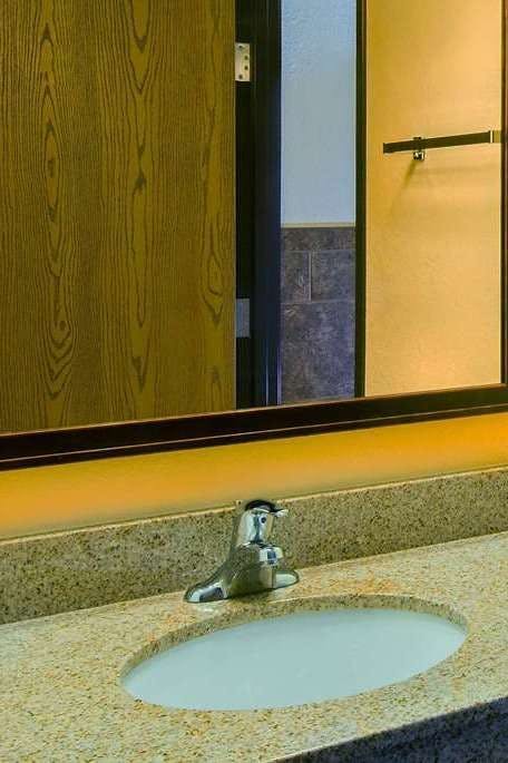 Hotel AmericInn Chamberlain photo 4