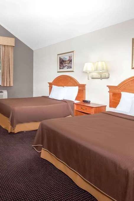 Hotel Travelodge by Wyndham Jackson photo 2