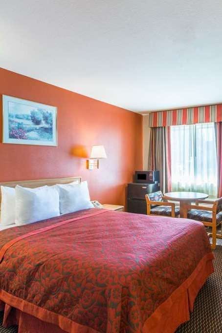 Hotel Days Inn by Wyndham Tucson Airport photo 1