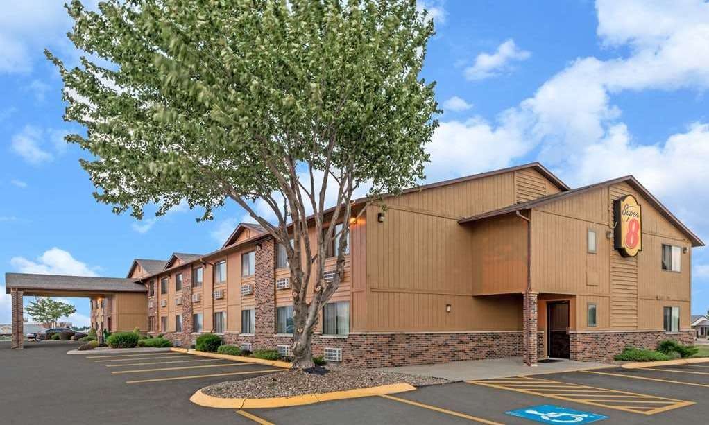 Super 8 by Wyndham Smithville/Kansas City