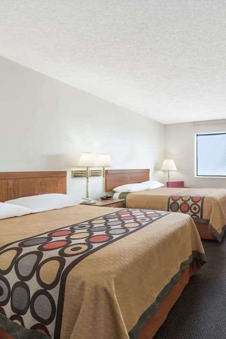 Hotel Super 8 by Wyndham Smithville/Kansas City photo 2