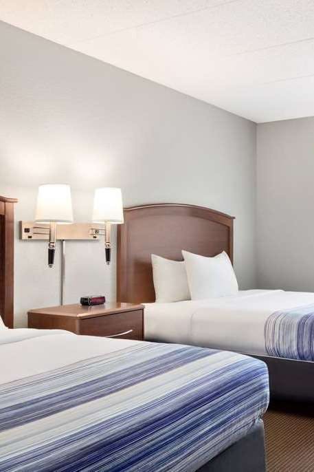 Hotel AmericInn by Wyndham Bemidji photo 2