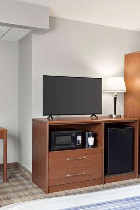 Hotel AmericInn by Wyndham Bemidji photo 3