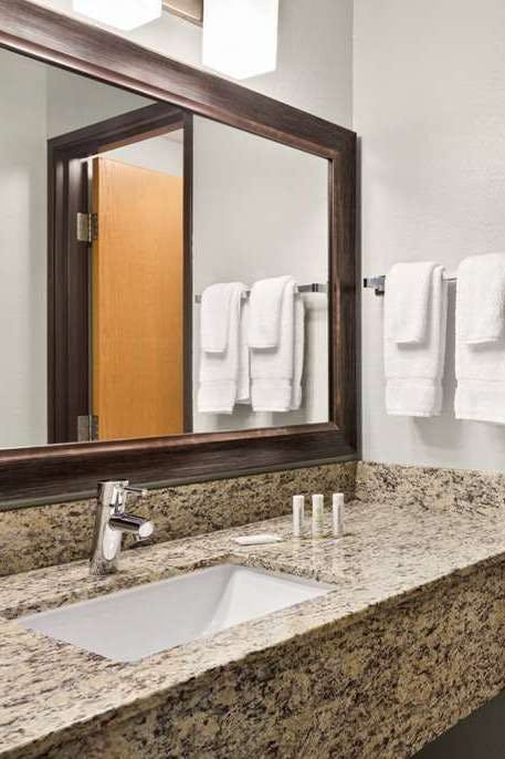 Hotel AmericInn by Wyndham Bemidji photo 5