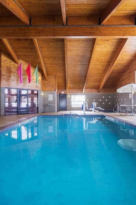 Hotel AmericInn by Wyndham Sioux Falls photo 4