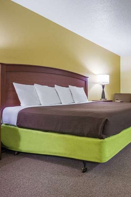 Hotel AmericInn by Wyndham Sioux Falls photo 1