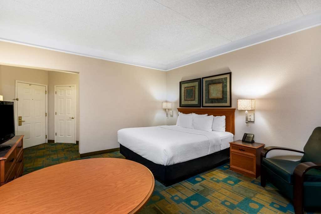 Hotel La Quinta Inn Ste West Peoria photo 1