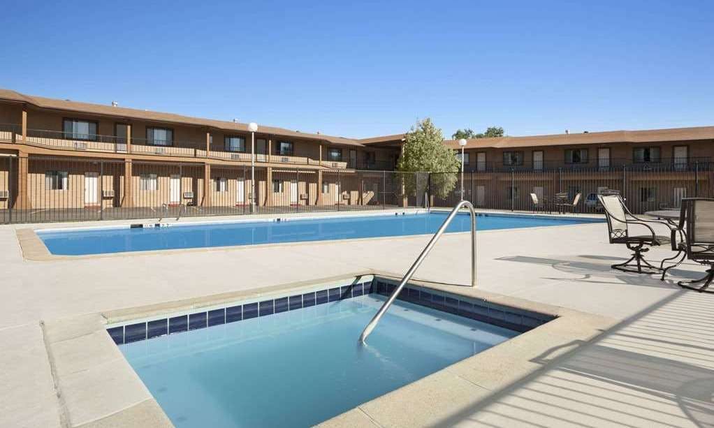 Days Inn by Wyndham Cortez