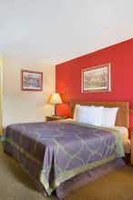 Hotel Super 8 by Wyndham Lancaster photo 1