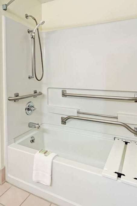 Hotel Super 8 Windsor photo 3