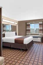 Hotel Microtel Midland photo 1