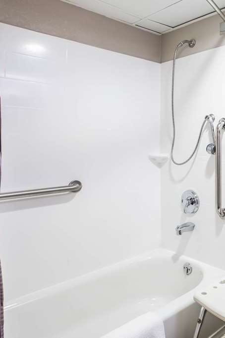 Hotel La Quinta Inn Davenport photo 3