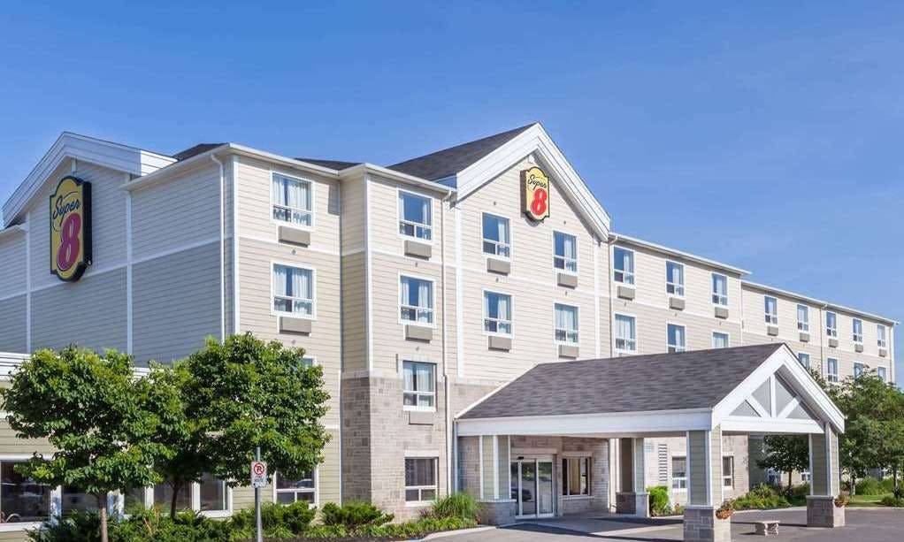 Super 8 by Wyndham Peterborough