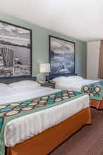Hotel Super 8 Peterborough photo 4