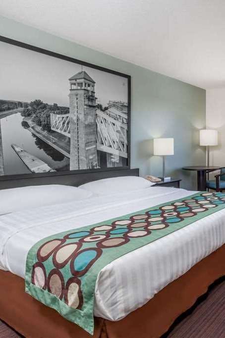 Hotel Super 8 by Wyndham Peterborough photo 1