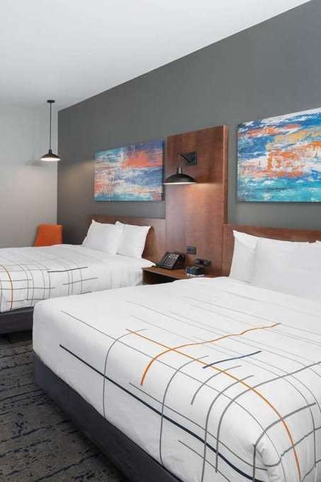 Hotel La Quinta Inn & Suites by Wyndham Louisville NE/Old Henry Rd photo 3