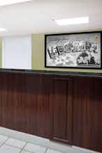 Hotel Super 8 by Wyndham Sarasota Near Siesta Key photo 4