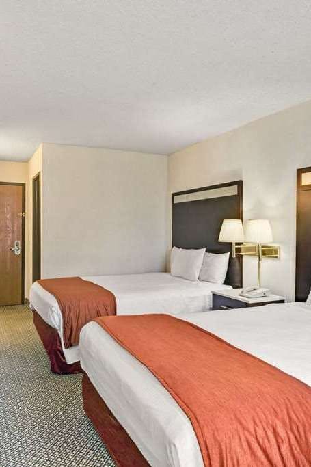 Hotel Baymont by Wyndham Washington Court House photo 2