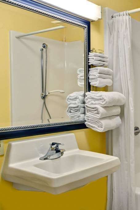 Hotel Baymont by Wyndham Washington Court House photo 4